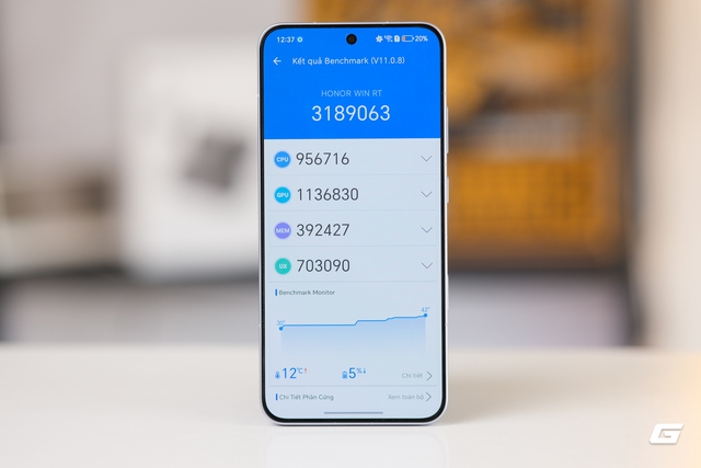Tr&ecirc;n tay điện thoại pin 10.000mAh - Ảnh 15.