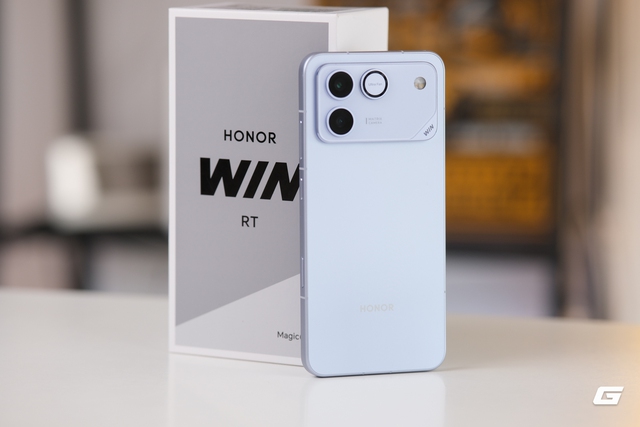 Tr&ecirc;n tay điện thoại pin 10.000mAh - Ảnh 2.