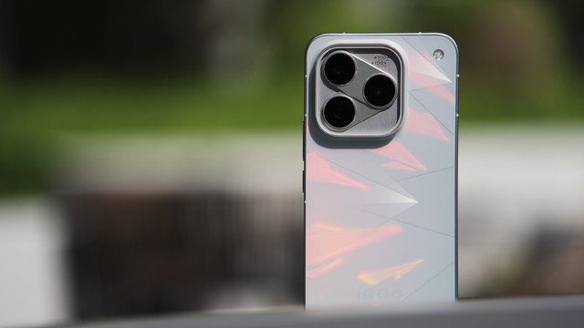 Ảnh thực tế điện thoại Snapdragon 8 Elite Gen 6, pin  - Ảnh 5.