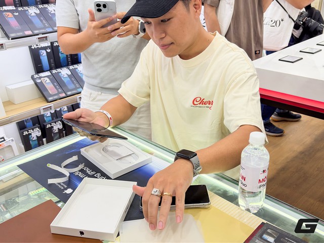 iPhone Duo lên kệ tại Việt Nam: Cháy hàng đợt đầu, giá từ 64,99 triệu đồng - Ảnh 4.