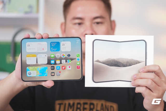 Tr&ecirc;n tay iPhone Duo bản thương mại ch&iacute;nh h&atilde;ng: Nếp gấp r&otilde; dần, gi&aacute; từ 64,99 triệu đồng - Ảnh 1.