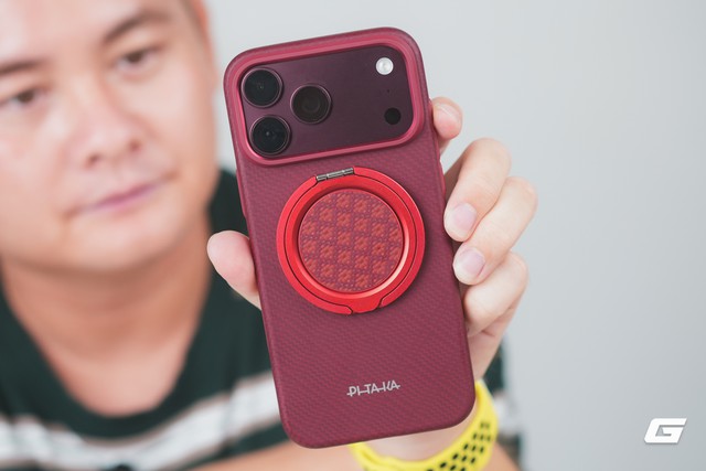 Ốp Pitaka Summa cho iPhone 18 Pro Max: V&acirc;n dệt đẹp, đổi lại hơi nặng tay - Ảnh 7.