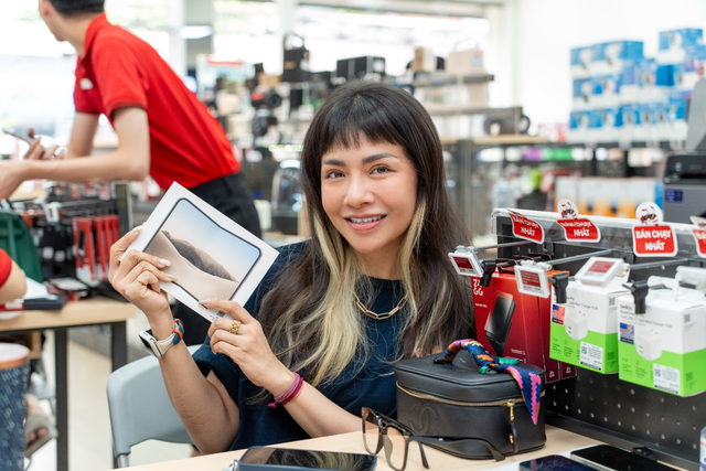 iPhone Duo lên kệ tại Việt Nam: Cháy hàng đợt đầu, giá từ 64,99 triệu đồng - Ảnh 1.