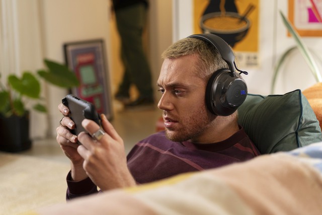 JBL Quantum 520 ra mắt tại Việt Nam, tai nghe gaming không dây driver 50mm, pin 37 giờ, giá 2,99 triệu đồng - Ảnh 3.