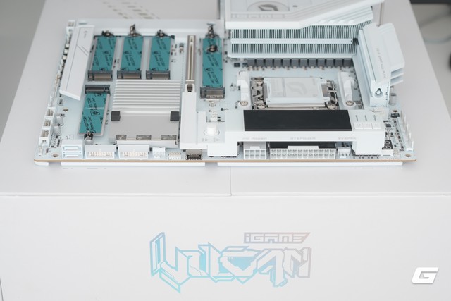Colorful X870E Vulcan OC V14 bản trắng: Bo mạch chủ ép xung dành cho CPU X3D - Ảnh 20.