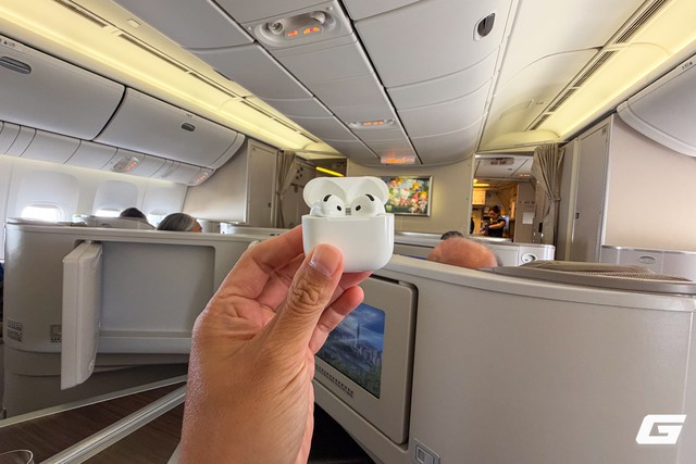Đeo AirPods 5 ANC suốt ba tuần: Tai nghe mở mà có chống ồn thì đi máy bay, nghe nhạc ra sao? - Ảnh 2.