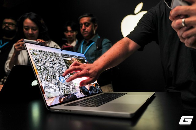 Đây là MacBook Pro cảm ứng: Màn OLED đen sâu, Dynamic Island lên Mac kích thước siêu nhỏ - Ảnh 1.