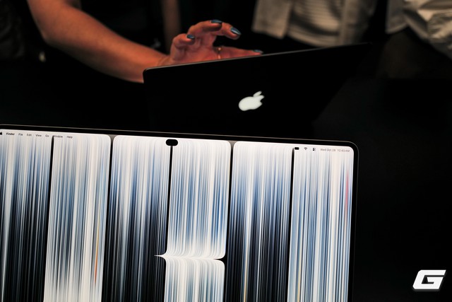 Trải nghiệm nhanh MacBook Pro cảm ứng: M&agrave;n OLED đen s&acirc;u, Dynamic Island l&ecirc;n Mac - Ảnh 6.
