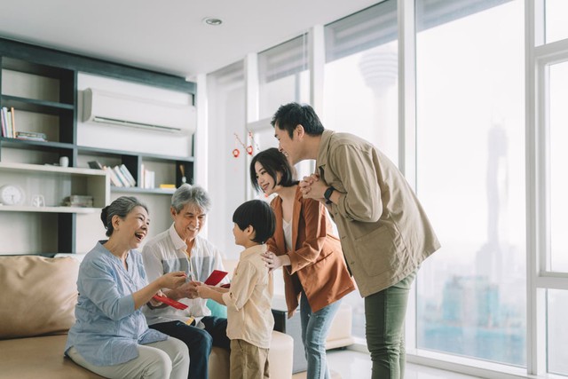 Dịch vụ thuê người lạ dập đầu lạy cha mẹ giá 3,75 triệu đồng gây bão dư luận Trung Quốc dịp Tết Nguyên đán - Ảnh 3.