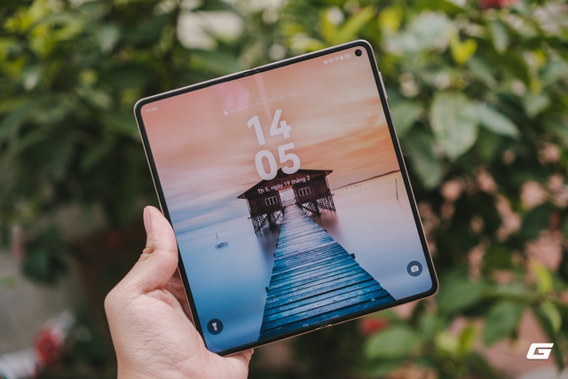 Mở hộp điện thoại gập 55 triệu ch&iacute;nh h&atilde;ng của Huawei: Pin lớn, camera chụp đẹp, kh&ocirc;ng Google, kh&ocirc;ng 5G - ai sẽ mua? - Ảnh 10.