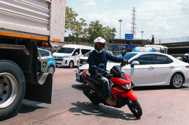 Suzuki Easy 115: Mẫu xe tay ga gây bất ngờ lớn với hiệu năng mạnh mẽ ẩn sau dáng vẻ nhỏ gọn - Ảnh 10.