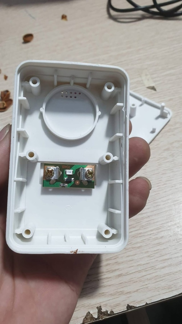 Giờ này vẫn có người tin là có cục cắm vào thì tiết kiệm điện! - Ảnh 3.