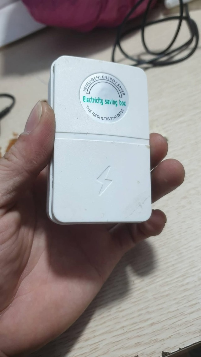 Giờ này vẫn có người tin là có cục cắm vào thì tiết kiệm điện! - Ảnh 2.