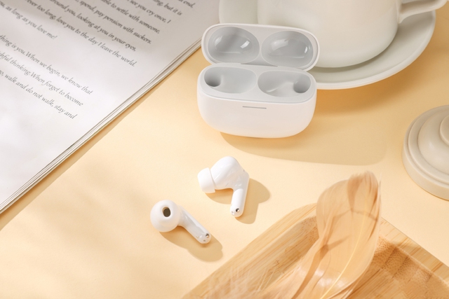 Tai nghe mới của Xiaomi cực xịn: Chống ồn 55 dB, &acirc;m thanh kh&ocirc;ng gian, nghe nhạc Hi-Res m&agrave; gi&aacute; rẻ hơn AirPods - Ảnh 1.