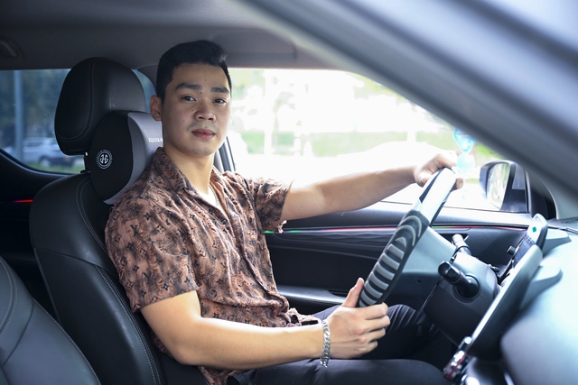 Giải m&atilde; b&agrave;i to&aacute;n thu hồi vốn thần tốc của t&agrave;i xế dịch vụ chạy xe điện: Kh&ocirc;ng chỉ l&agrave; c&acirc;u chuyện tiền sạc rẻ! - Ảnh 1.