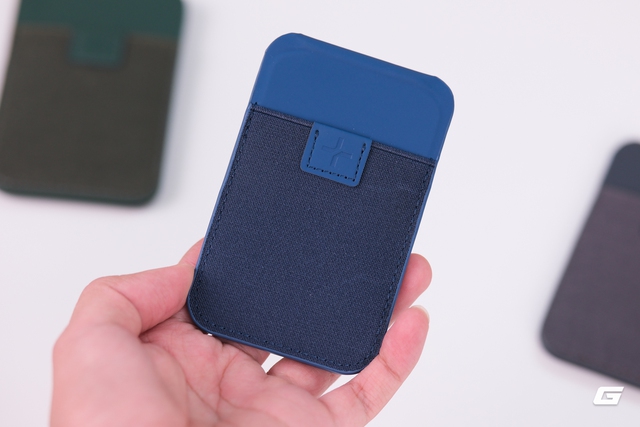 Tr&ecirc;n tay v&iacute; nam ch&acirc;m HyperWork MagSnap Flip: hơn 300.000 đồng được cả v&iacute;, - Ảnh 2.