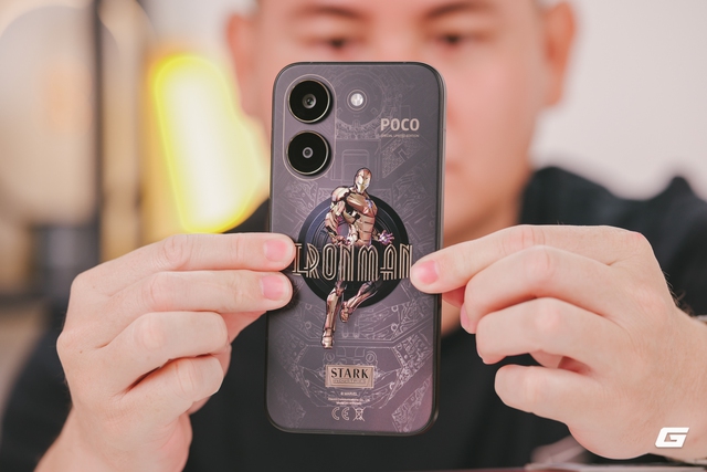 Mở hộp điện thoại Iron Man của Xiaomi - Ảnh 13.