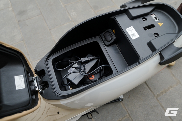 Trải nghiệm Yadea Osta H+: Xe 50cc nhưng nhiều công nghệ xịn, có màn hình chỉ đường, mở khóa từ xa, giá sale dưới 25 triệu - Ảnh 14.