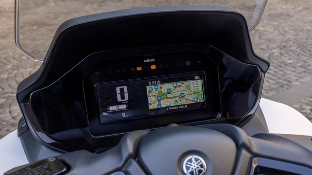 Yamaha tung xe tay ga ba bánh có túi khí đầu tiên thế giới khiến thị trường xe máy toàn cầu chấn động - Ảnh 6.