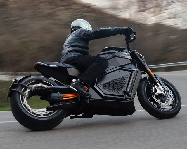 Siêu mô tô điện Verge TS PRO trình làng: Đột phá với động cơ bánh donut và công nghệ pin thể rắn sạc 10 phút đi 300km - Ảnh 4.