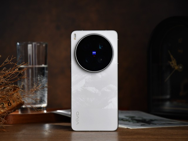 vivo X300 Ultra ra mắt: Camera k&eacute;p 200 MP, ống Zeiss rời 400mm, gi&aacute; từ 26,7 triệu đồng - Ảnh 1.