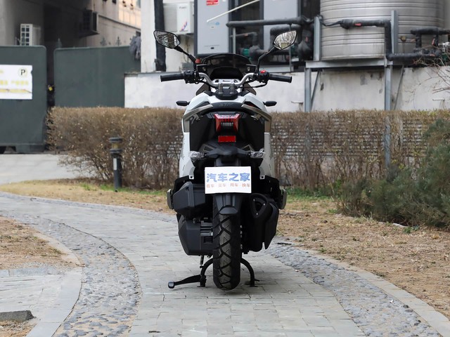 SYM Husky 150 ADV: Mẫu xe tay ga phong cách địa hình gây chú ý với thiết kế lạ mắt và khả năng vận hành đáng nể - Ảnh 5.