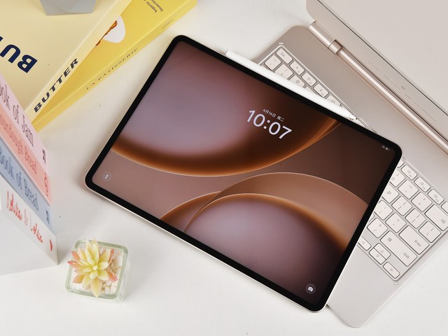 OPPO Pad 5 Pro ra mắt: M&aacute;y t&iacute;nh bảng 13,2 inch, pin 13.380mAh, gi&aacute; chỉ bằng iPad Air - Ảnh 1.