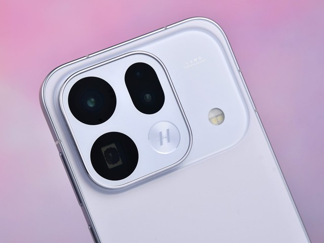  Smartphone nhỏ gọn nhét hai camera 200 MP, ống kính tele 5.6x, giá từ khoảng 20,5 triệu đồng - Ảnh 2.