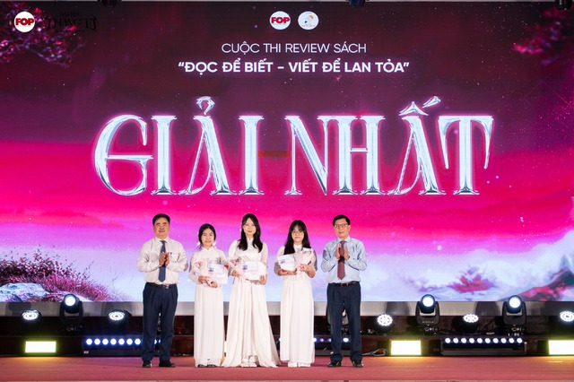 Đ&ecirc;m nhạc hội kh&eacute;p lại Dạ Kh&uacute;c Th&aacute;ng Tư 2026: ba chương cảm x&uacute;c v&agrave; hai nghệ sĩ 'Anh Trai' - Ảnh 2.