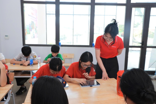 Gần 500 th&iacute; sinh tham gia "Ng&ocirc;i Nh&agrave; Tuổi Thơ" lần 2, giải đặc biệt l&agrave; iPad A16 - Ảnh 3.