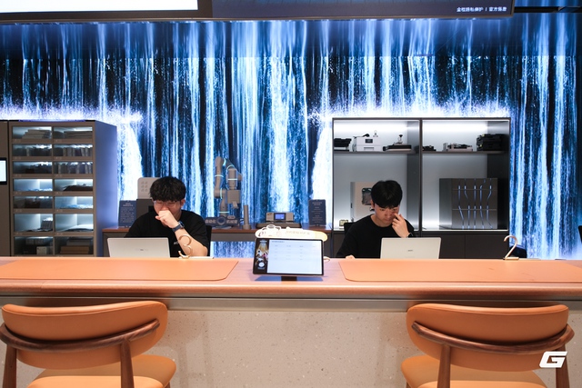 HONOR Alpha Store Th&acirc;m Quyến v&agrave; m&ocirc; h&igrave;nh b&aacute;n lẻ chưa từng c&oacute; - Ảnh 15.