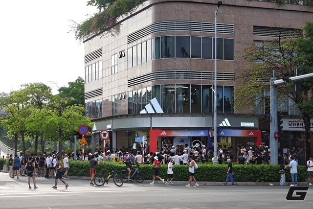 adidas mở Sala Running Store, thêm lựa chọn mới tại “thánh địa chạy bộ” Thủ Thiêm - Ảnh 1.
