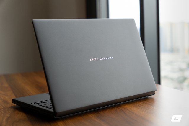 Đánh giá Zenbook DUO 2026: Laptop hai màn hình để làm gì? ASUS đã tìm ra lời giải - Ảnh 1.