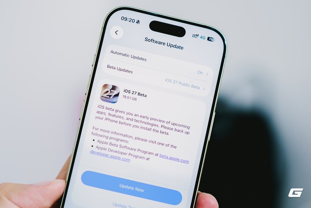 Apple ph&aacute;t h&agrave;nh iOS 27 Public Beta đầu ti&ecirc;n: Siri n&acirc;ng cấp AI mạnh,  - Ảnh 1.