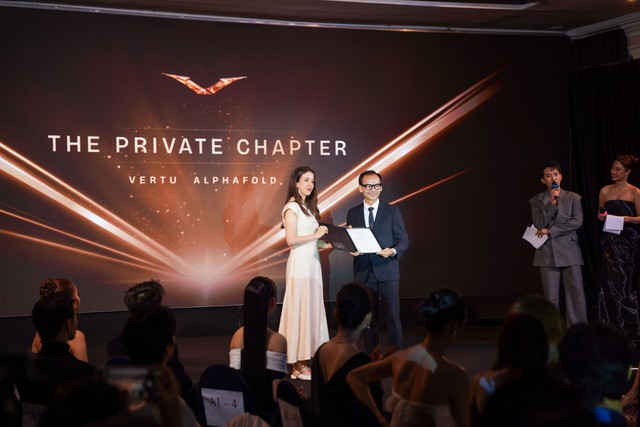 Điện thoại gập của Vertu mở bán tại Việt Nam: Bản "xa xỉ" nhất đổi được 16 chiếc Samsung Galaxy Z Fold8 1TB - Ảnh 4.