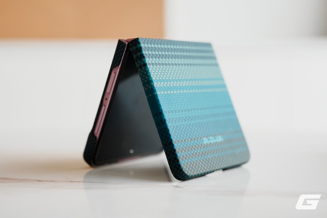 Ốp PITAKA siêu mỏng cho Galaxy Z Flip8: Đeo như không đeo, có MagSafe, đắt xắt ra miếng - Ảnh 7.