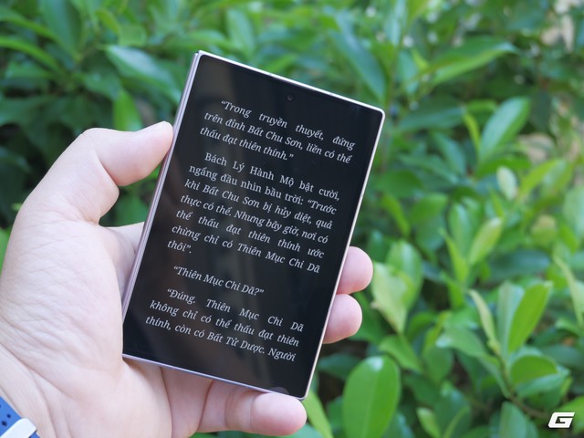 Trải nghiệm Galaxy Z Fold8 làm máy đọc sách: Hơn 40 triệu liệu có "ăn" nổi E-ink? - Ảnh 12.