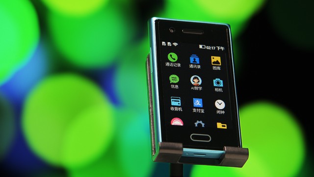 HMD ra mắt điện thoại "AI" hồi sinh thiết kế Lumia, gi&aacute; hơn 1,8 triệu đồng - Ảnh 4.