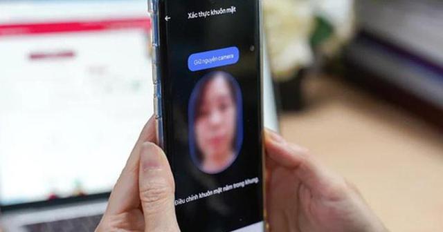Cảnh b&aacute;o phần mềm x&acirc;m nhập thẳng v&agrave;o camera điện thoại, vượt x&aacute;c thực sinh trắc ng&acirc;n h&agrave;ng bằng ảnh chủ TK lưu trong thiết bị: Tất cả người d&acirc;n lưu &yacute; c&aacute;ch ph&ograve;ng tr&aacute;nh! - Ảnh 1.