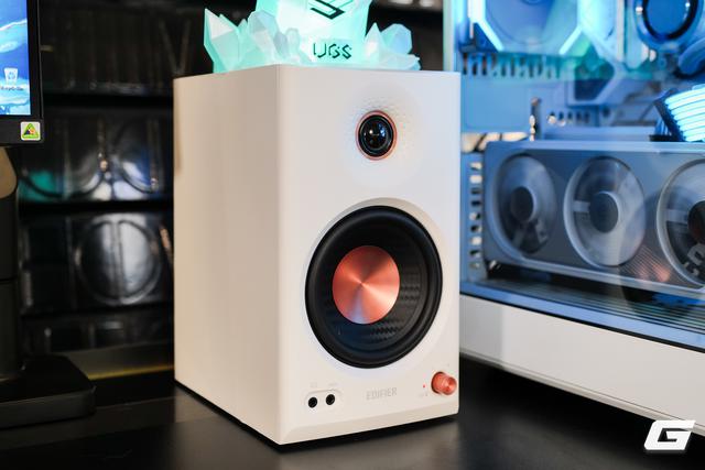  Loa kiểm âm nhắm đúng làn sóng creator, streamer và góc setup desktop đang bùng nổ - Ảnh 3.