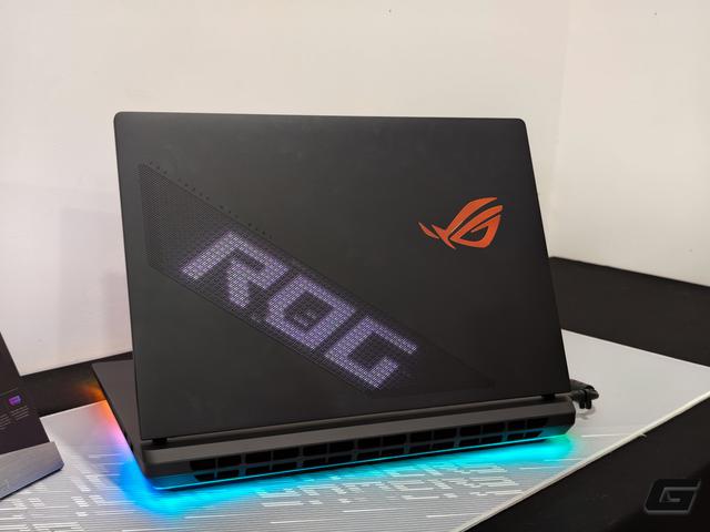 Laptop gaming mạnh nhất lịch sử ROG chính thức bán tại Việt Nam: Đem SH350i ra đổi vẫn phải bù thêm tiền mới rước về được - Ảnh 1.