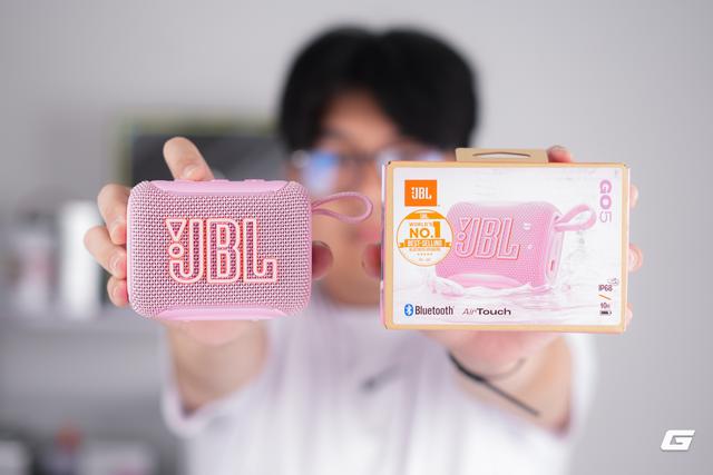 Loa mini chống nước IP68, chất âm ngon, nhiều màu sắc, giá sale chỉ 1 triệu đồng - Ảnh 1.