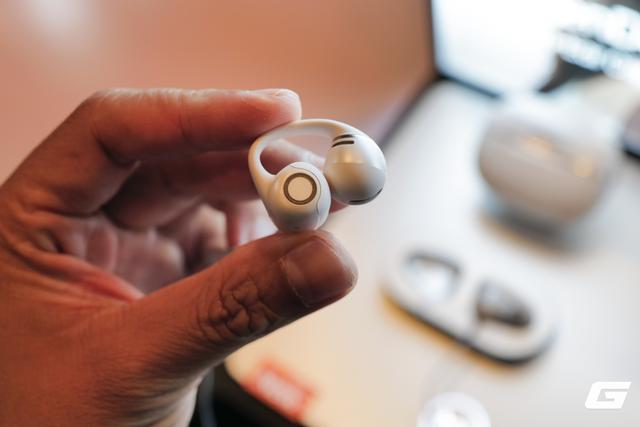 Shokz OpenDots 2 ra mắt tại Việt Nam: Tai nghe kẹp tai tích hợp Dolby Audio, giá 5,99 triệu đồng - Ảnh 2.