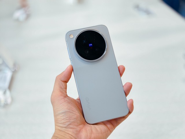 vivo vừa ra mắt camera phone thế hệ mới: N&acirc;ng cấp qu&aacute; ngon, chụp như m&aacute;y ảnh, b&aacute;n ch&iacute;nh h&atilde;ng cả bản Pro Max - Ảnh 2.