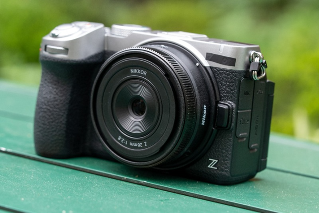 Nikon ra mắt Z5IIC: M&aacute;y ảnh full-frame gi&aacute; khoảng 37 triệu đồng, quay RAW nội bộ - Ảnh 1.