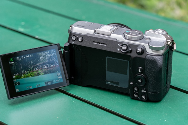 Nikon ra mắt Z5IIC: M&aacute;y ảnh full-frame gi&aacute; khoảng 37 triệu đồng, quay RAW nội bộ - Ảnh 2.