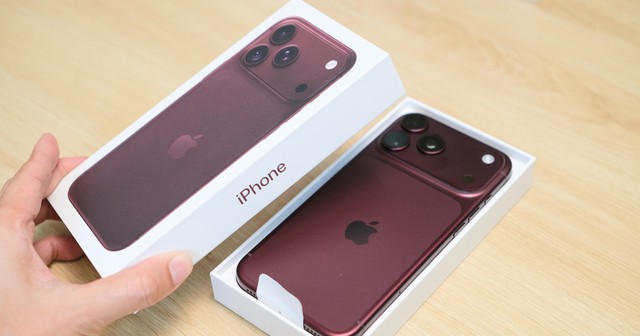 Về hàng iPhone 18 đợt 2 và đợt 3, liệu giá iPhone 18 Pro Max đã "hạ nhiệt"? - Ảnh 1.