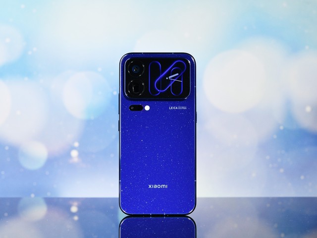 Xiaomi 18 Pro Max m&agrave;u Xanh Ng&acirc;n H&agrave;: vật liệu đ&aacute; sao cắt mỏng 0,11 mm - Ảnh 1.