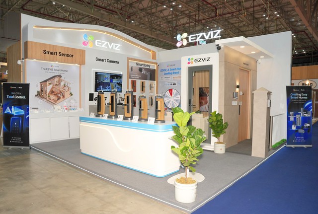 EZVIZ MIRA kết nối khóa cửa, camera tại VIBE 2026 - Ảnh 2.