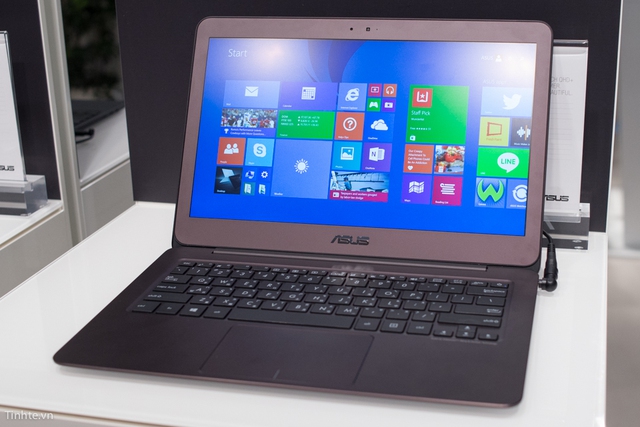 Trên tay ZenBook UX305 - Laptop siêu mỏng đến từ Asus